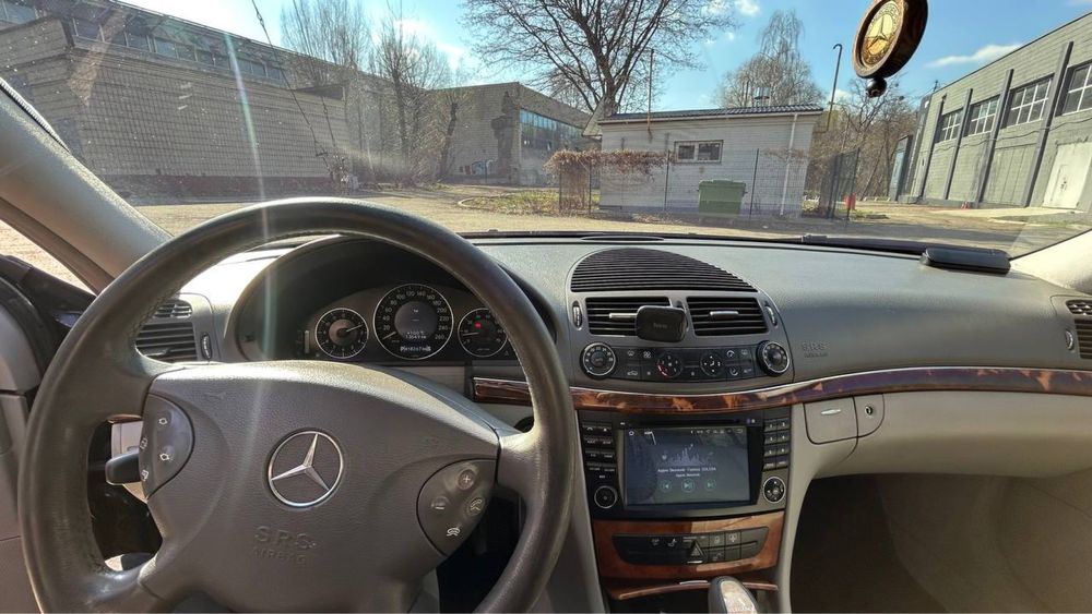 Mersedes-Benz e320 w211