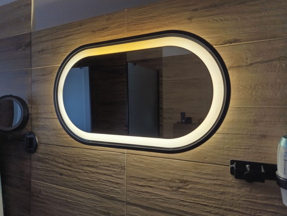 Lustro łazienkowe LED