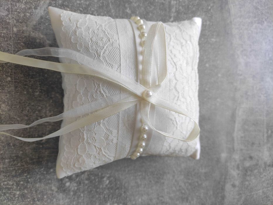 Весільна подушечка для обручок