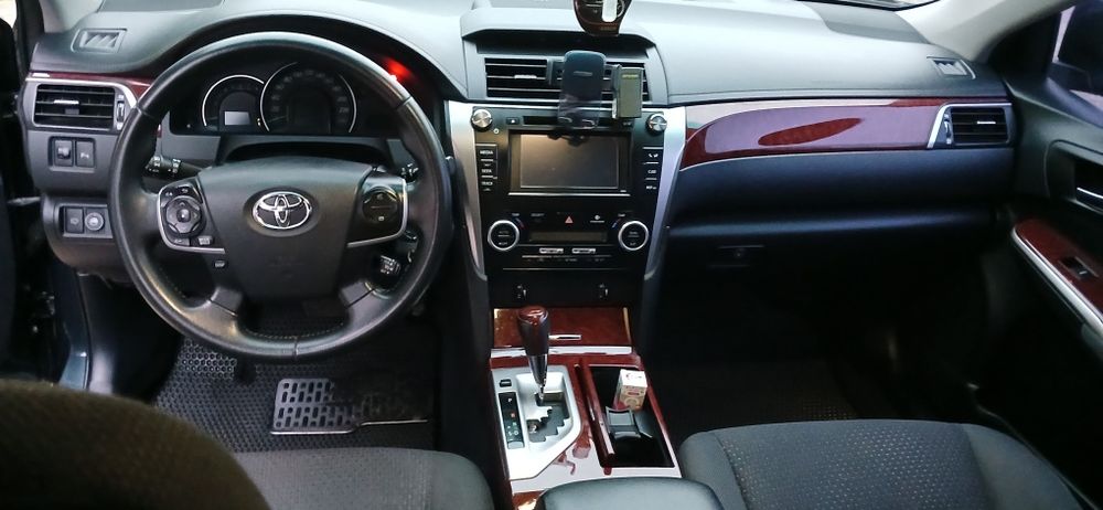 Продам Тайота камри 50