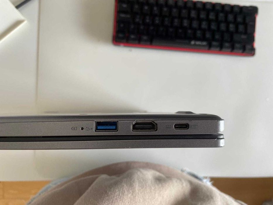 Acer Chromebook Plus c/Ecrã Partido (Funciona 100% em Monitor Externo)