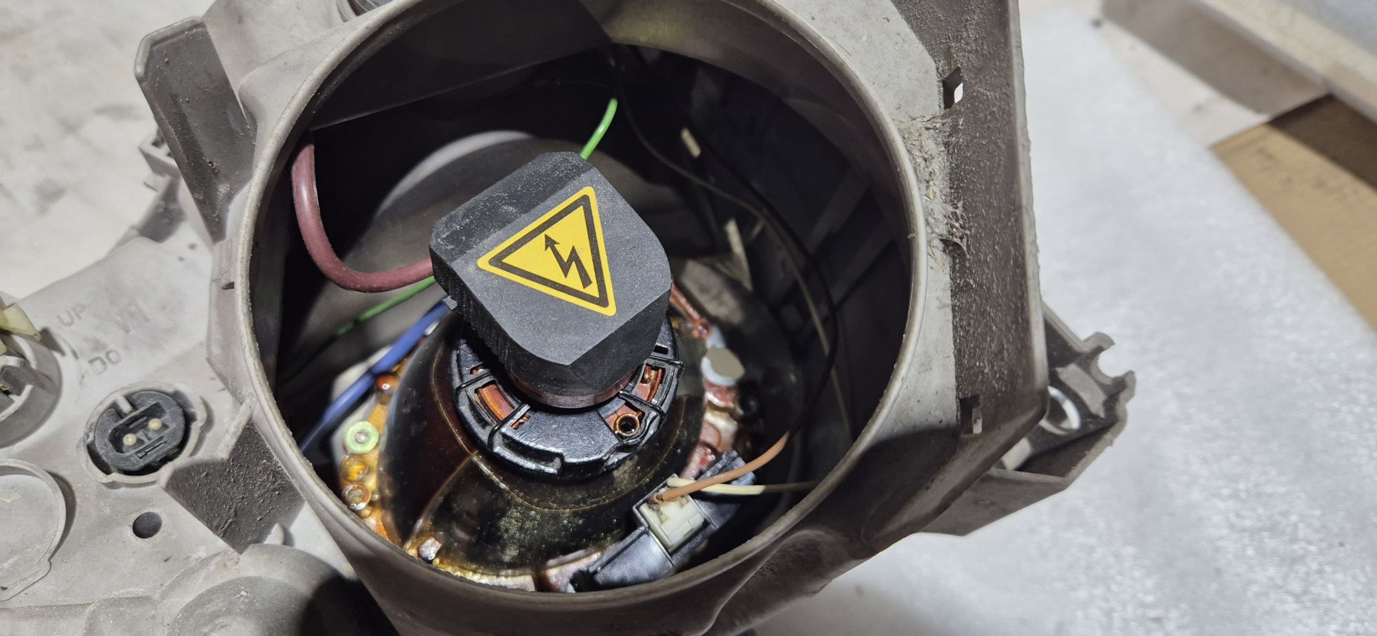 Lampa prawa prawy przód mercedes cl w215 Europa xenon
