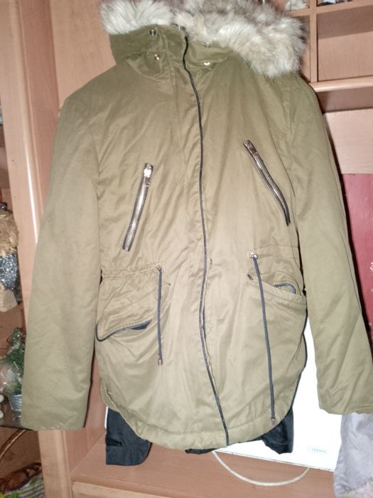 Зимові куртки для дівчаток, парки.