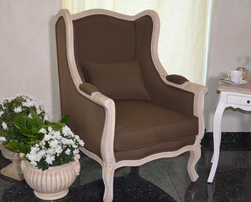 Brązowy Fotel Prowansalski Uszak z Drewna Mango - Elegancja i Komfort