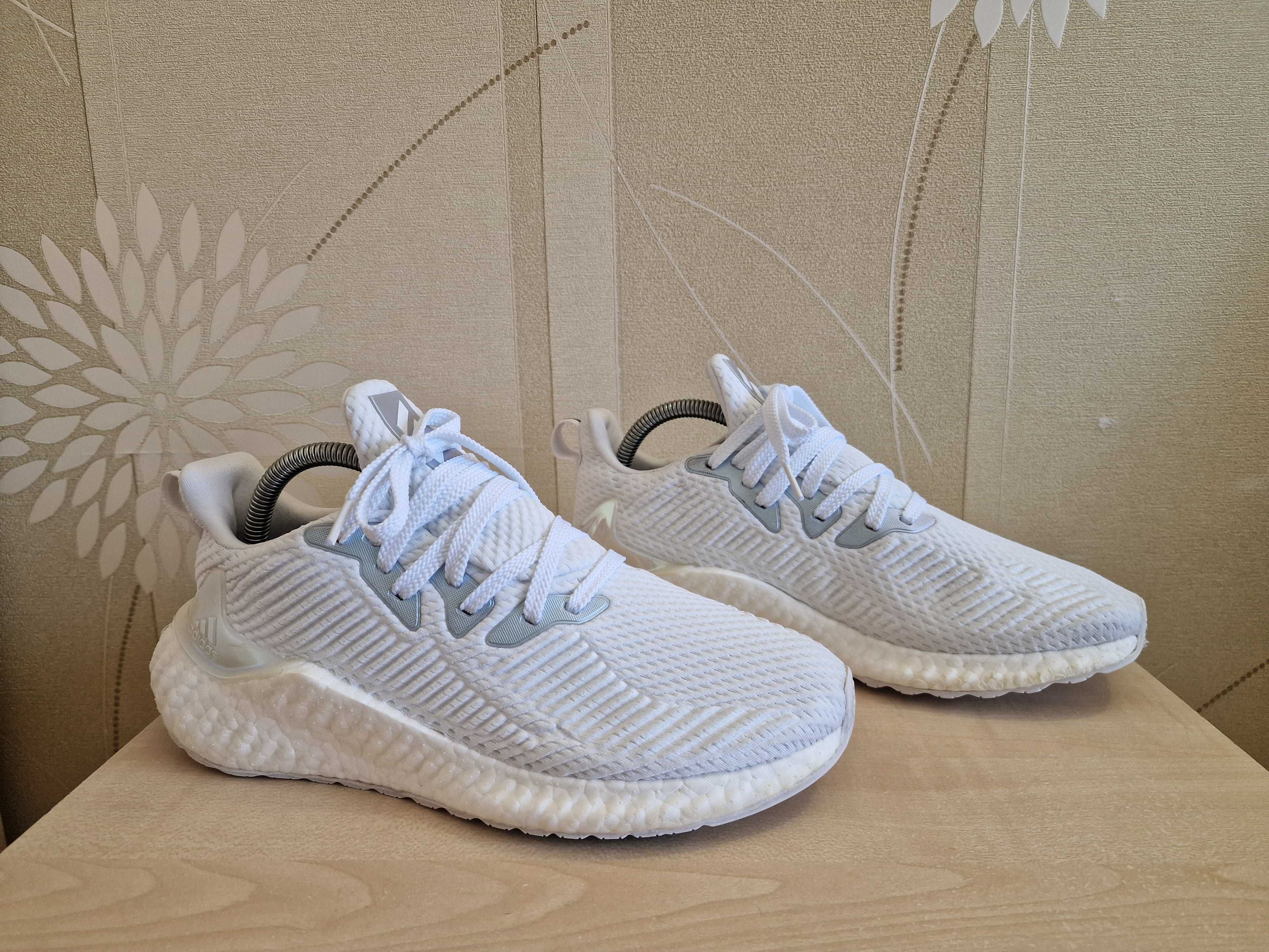 Кросівки Adidas Alphaboost оригінал розмір 41 1/3