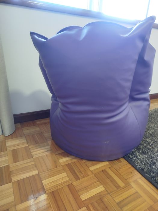 Puff roxo bom estado