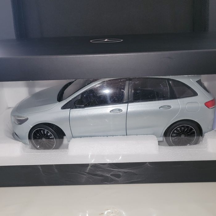 Carro miniatura Mercedes