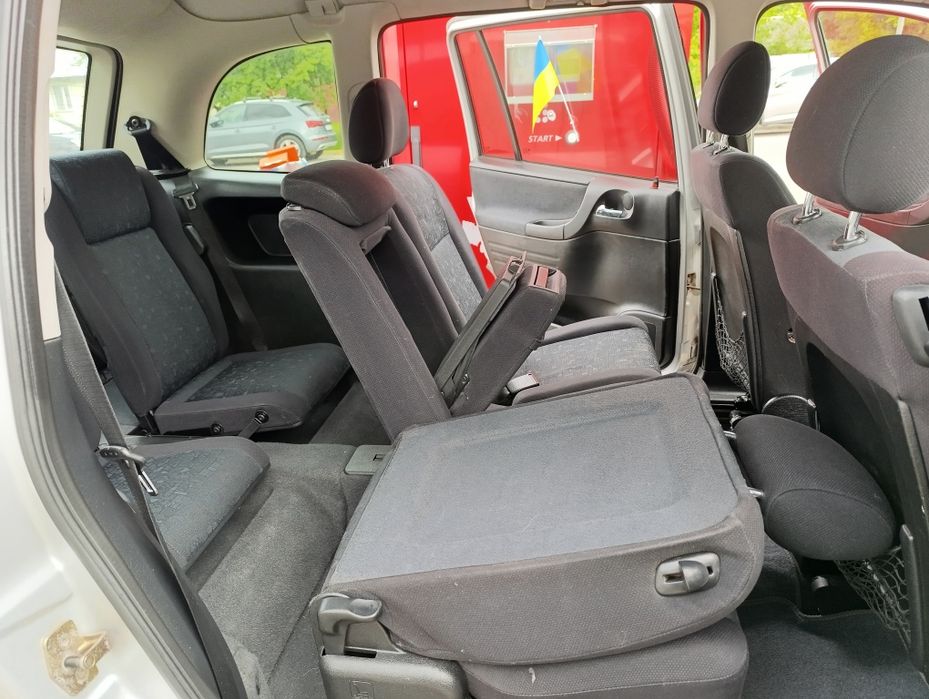 Авто Opel Zafira A