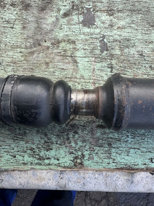 Nissan pathfainder king cab Navara передний кардан