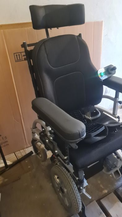 Wózek inwalidzki elektryczny NAVIX FWD  Vermeiren