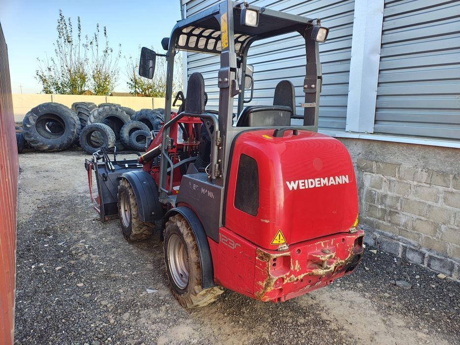 Miniładowarka tylko 1900mtg weidemann 1230, 1240 stan igiełk 2011 rok