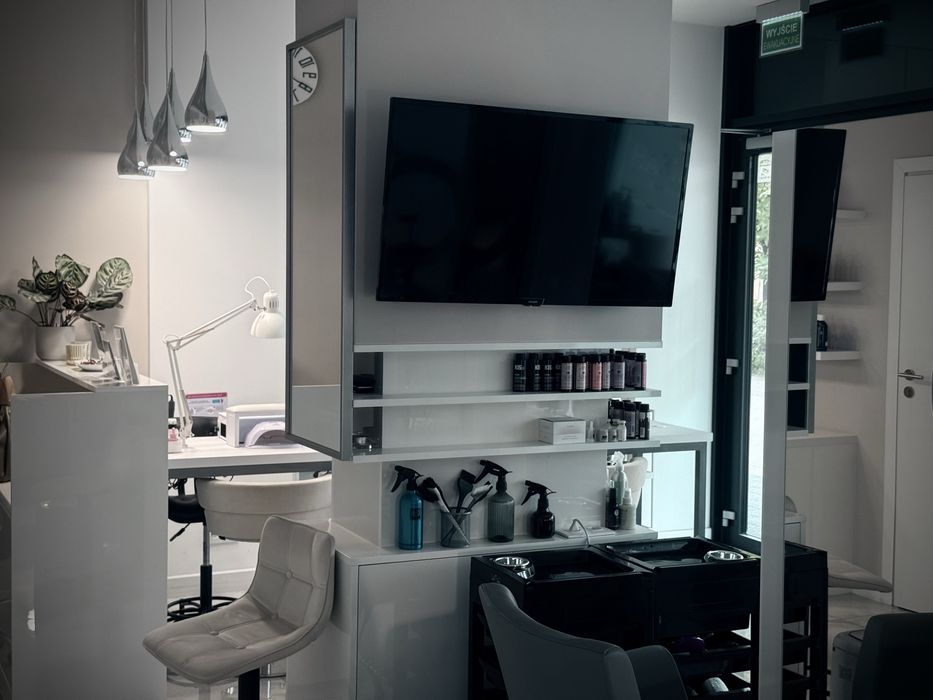 Oferta odstąpienia salonu na Woli