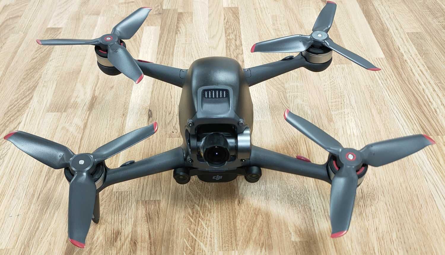 Dron wyścigowy DJI FPV Combo, 5 cykli ładowania, 6 MSC GWARANCJI