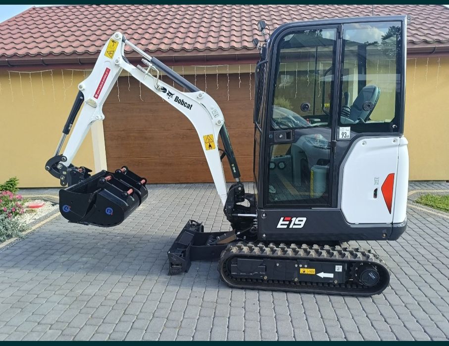 Wynajem koparki minikoparki kubota bobcat Takeuchi JCB zageszczarka
