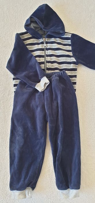 Dres welurowy dla chłopca r.86