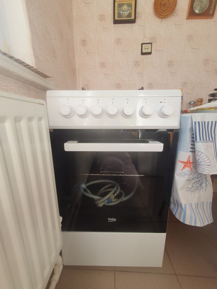 Плита комбинированая BEKO ,электродуховка