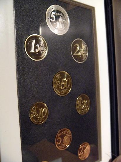 Rarytas Komplety monet francuskich w ładnej oprawie