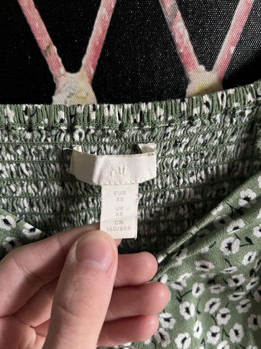 Zielony damski marszczony top na krótki rękaw w kwiaty H&M