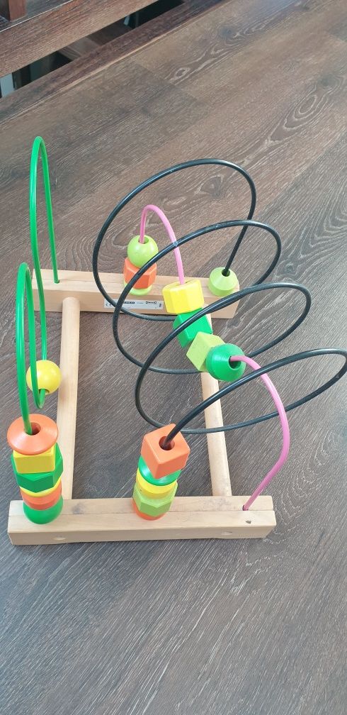 Zabawka sensoryczna typu przekładaniec Ikea