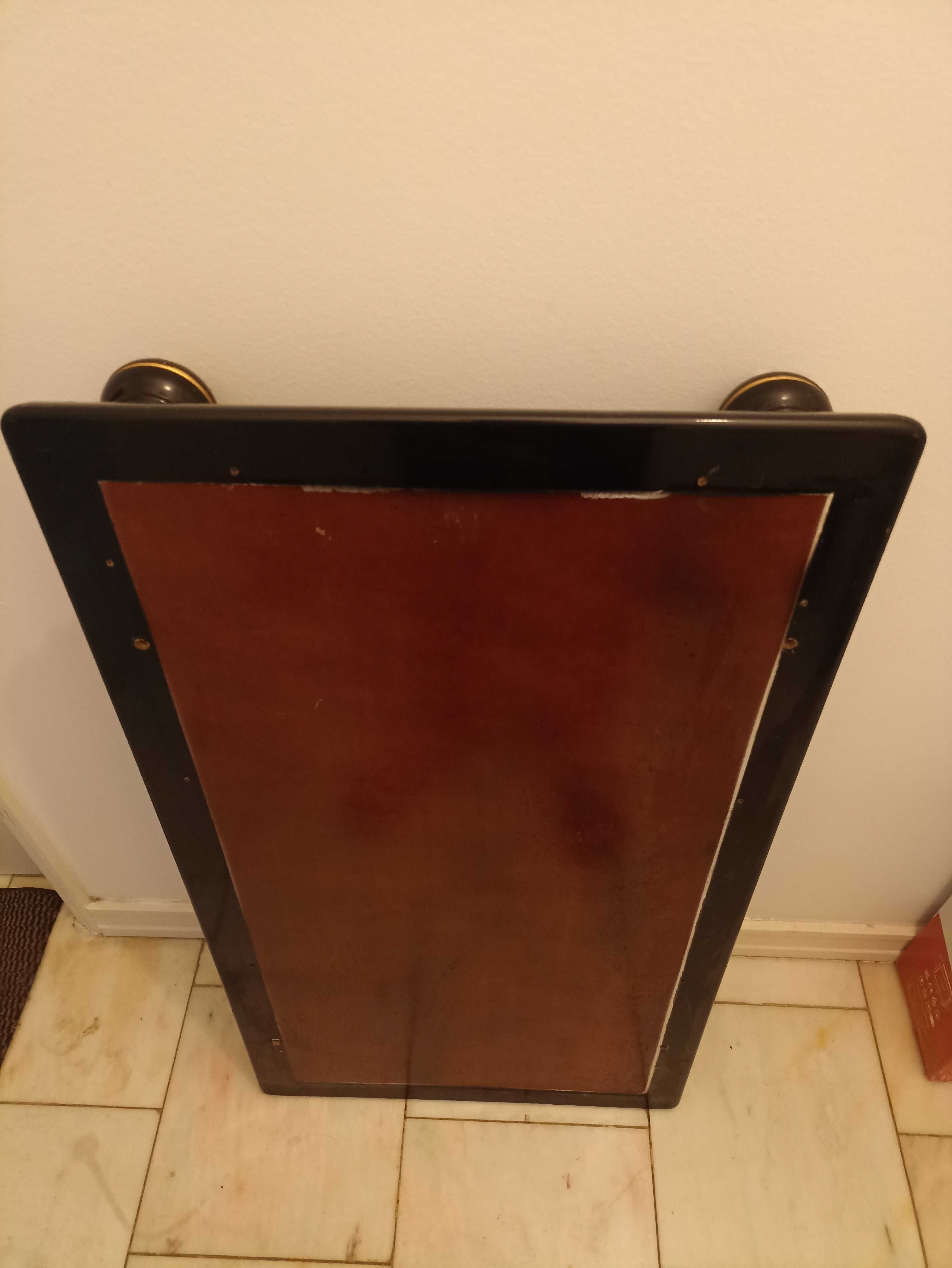 Mesa pequena por venda