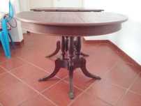 mesa de sala madeira maciça e cama de casal