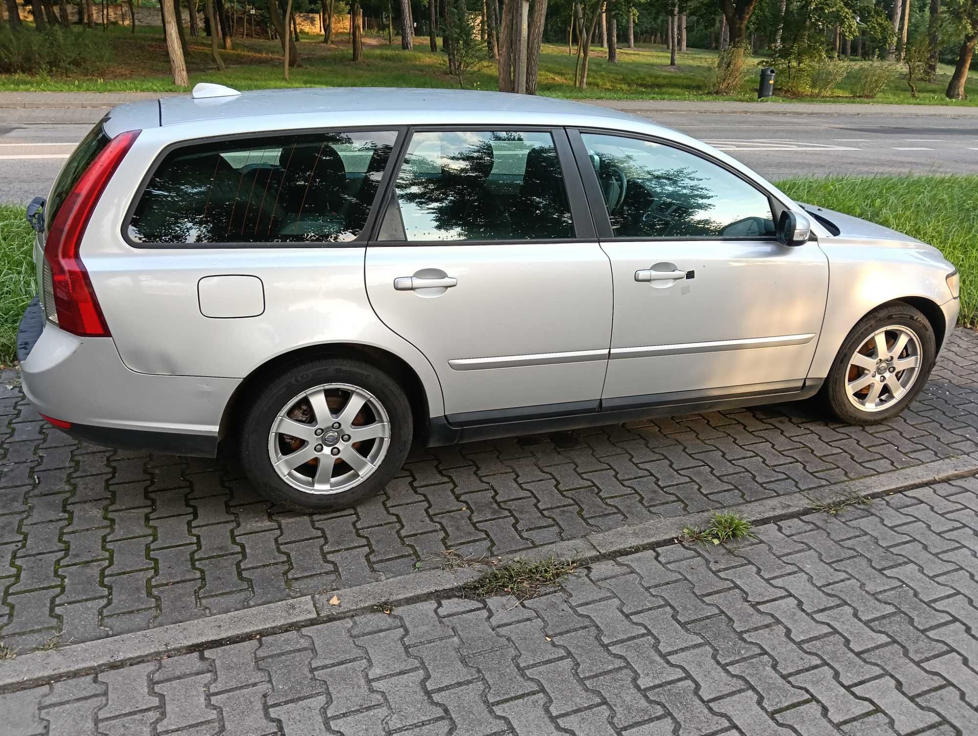 sprzedam VOLVO  V50 2L TDI 2008R