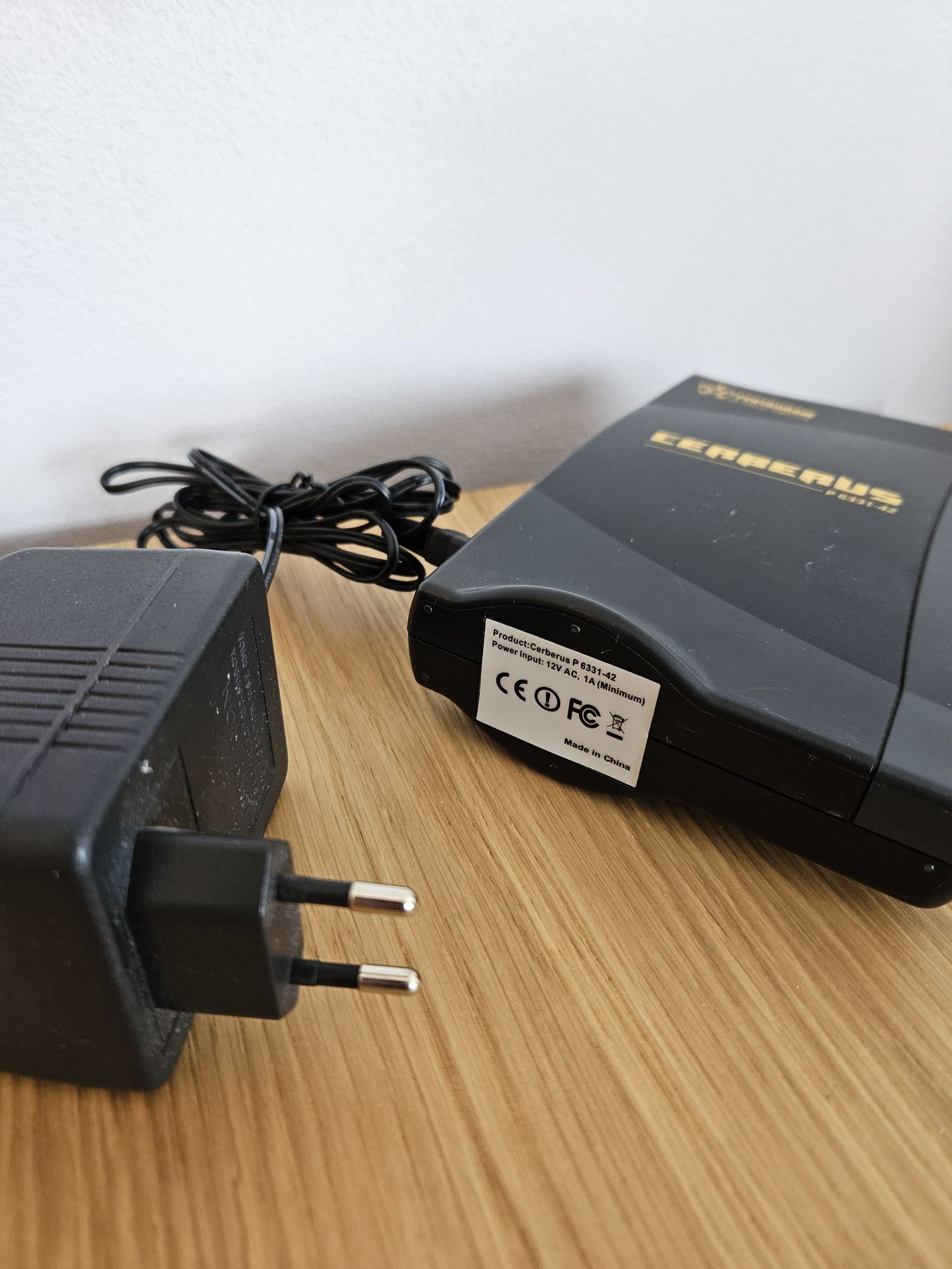 Router modem ADSL Pentagram Cerberus P 6331-42