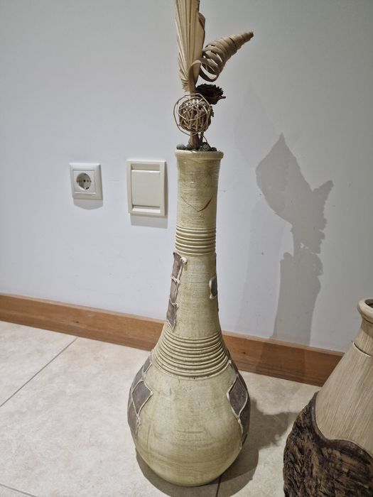 Jarras em barro decorativas