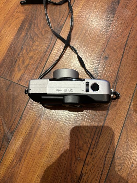 Aparat analogowy Canon prima super 135 srebrno-szary kamera kolekcjone