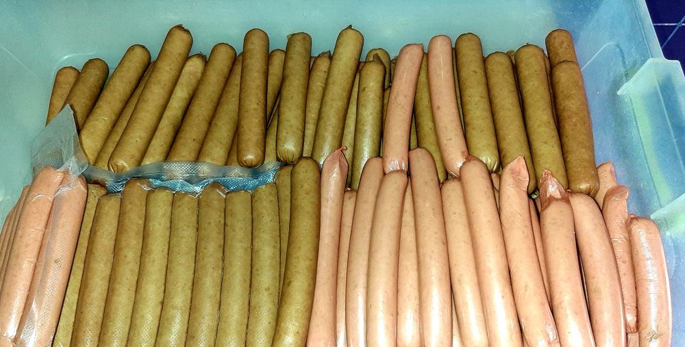 Домашні копченості Ковбаси Сосиски