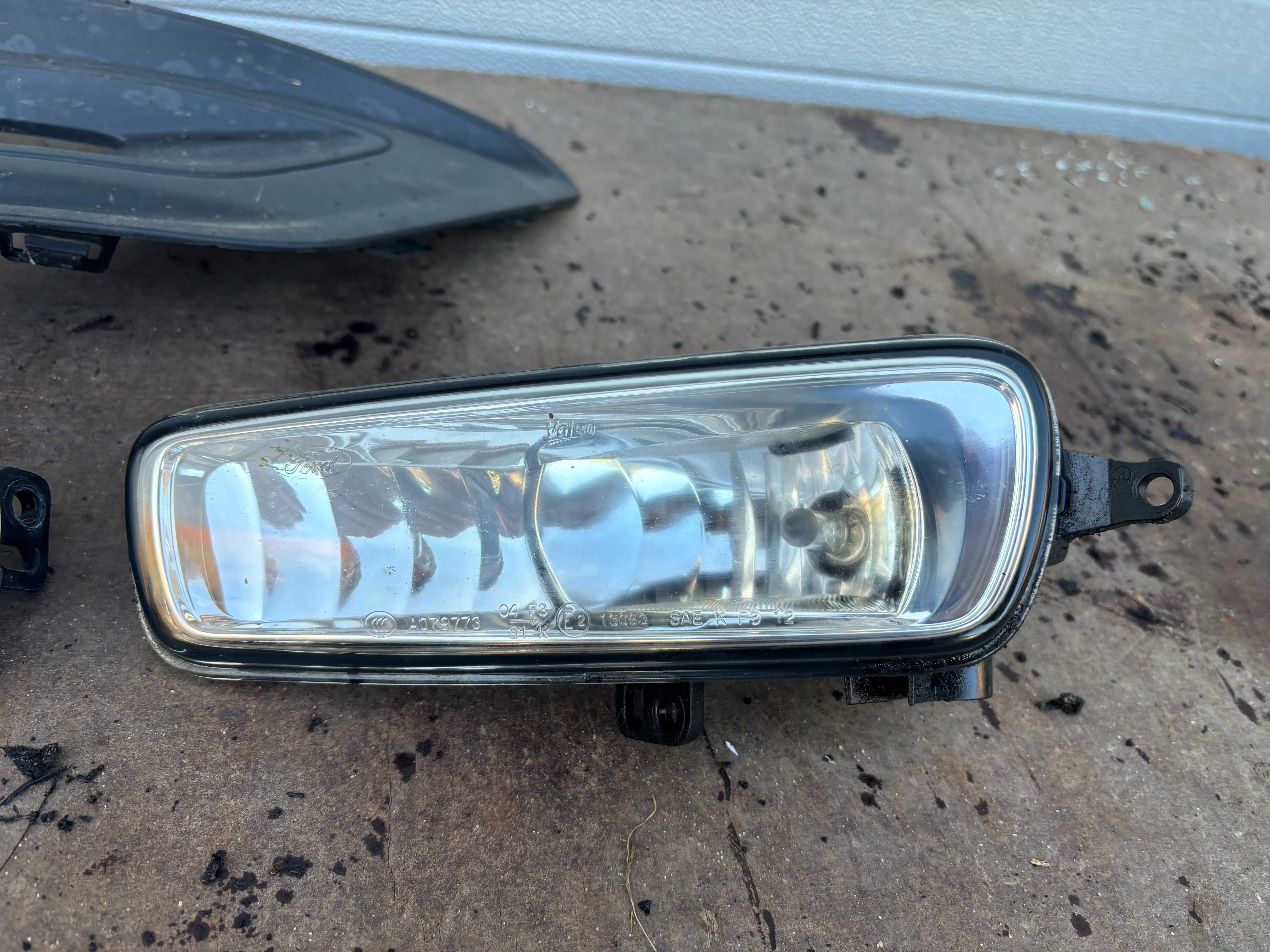 Ford Transit Custom lift halogen lewy