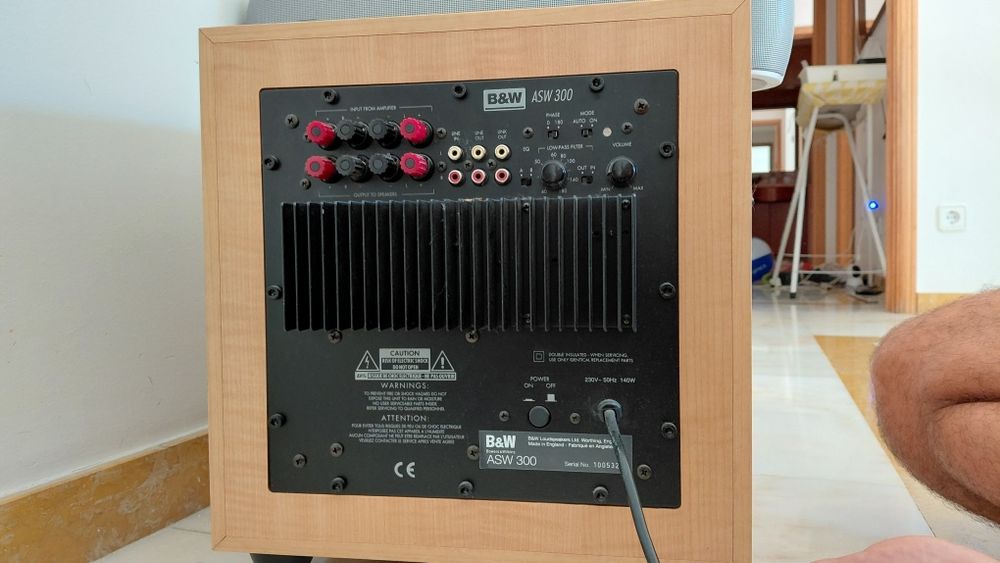 Systema AV Marantz e colunas 7.1 B&W