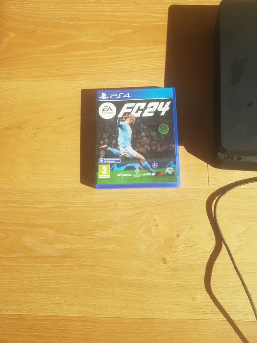 Reservado (PlayStation 4 Slim – 872,8 GB + 2 comandos + FC )