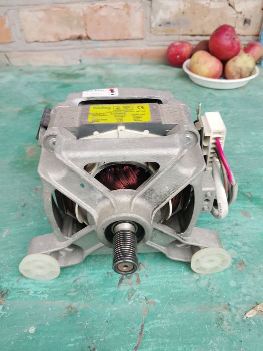 Двигун до пральної машини