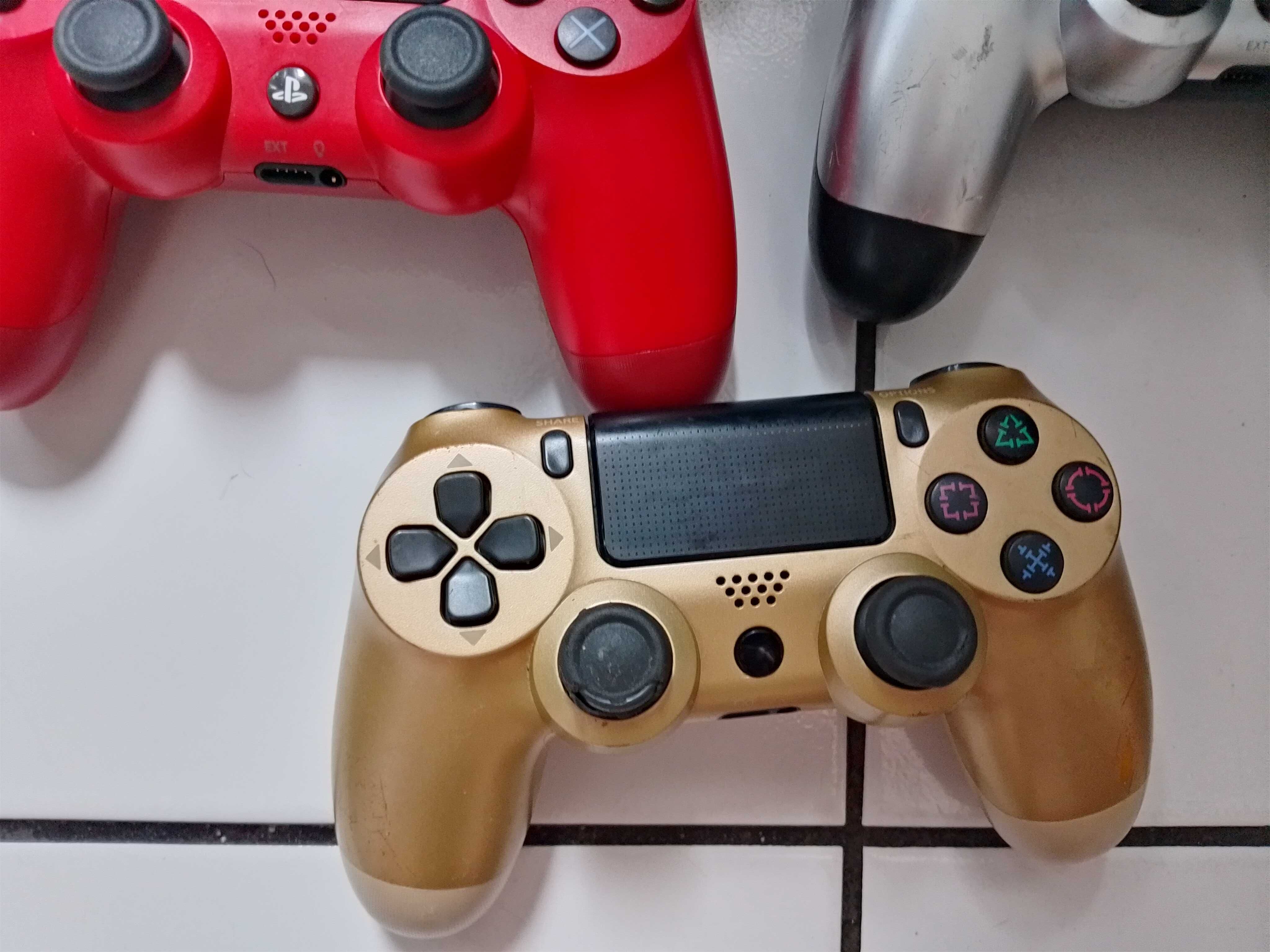 Zestaw 5 padów PlayStation 4 wszystko jak na zdjęciach .