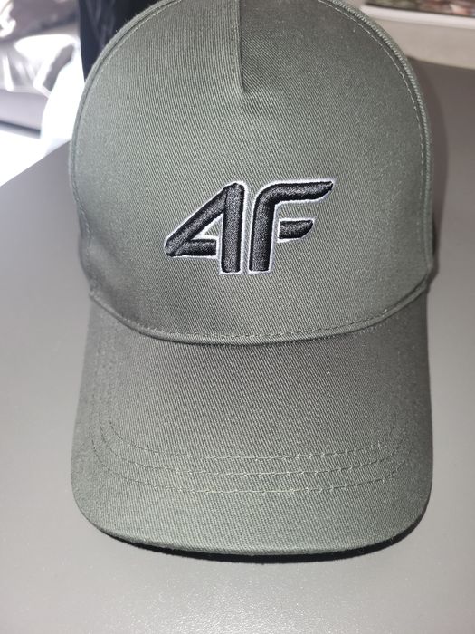 Czapka z daszkiem firmy 4F