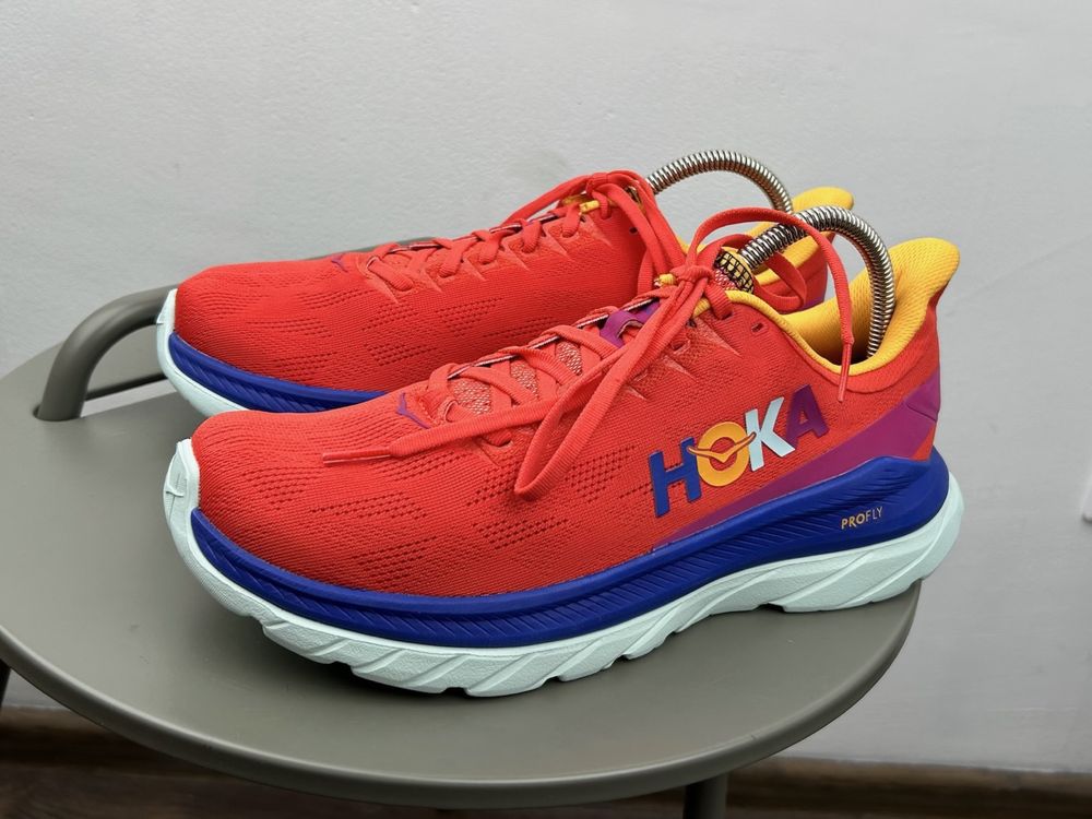 Оригінал! Кросівки Hoka Mach 4 42.5 розмір 03549