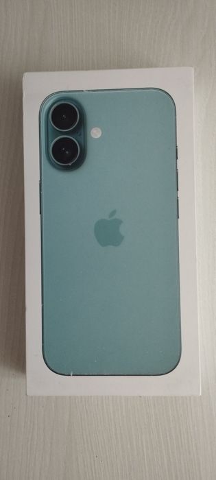 iPhone 16  128gb.