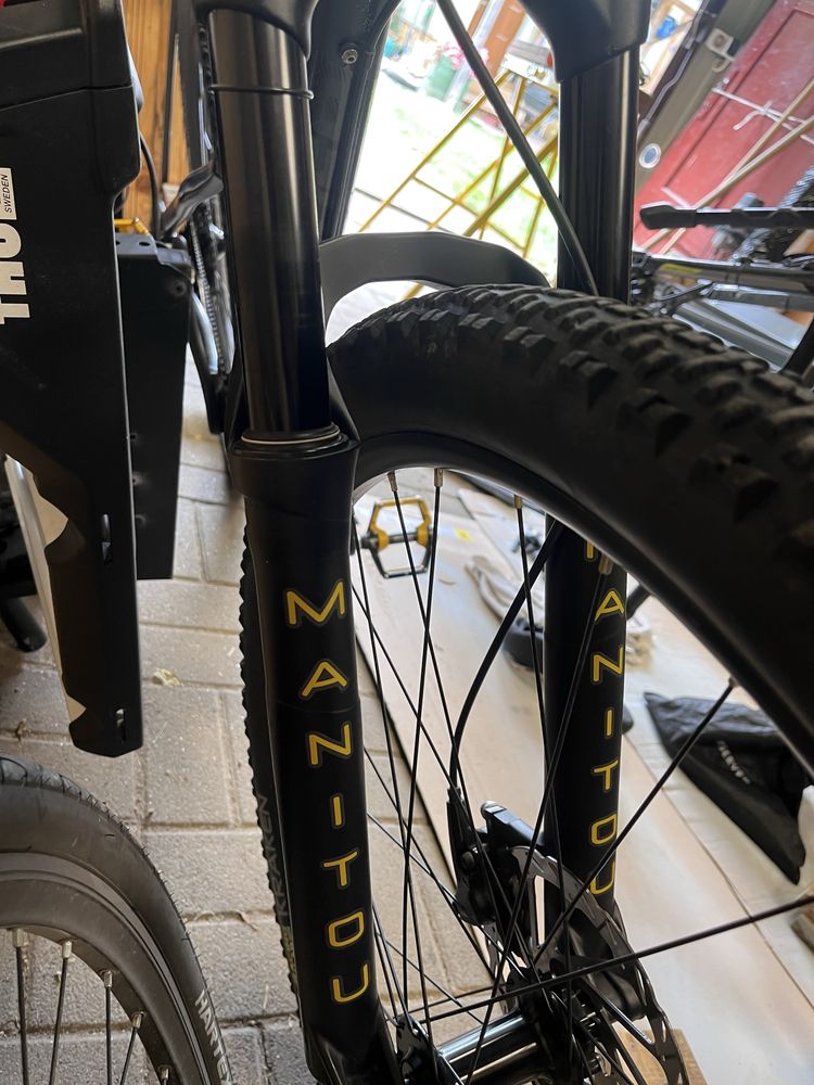 Amortyzator manitou manchette