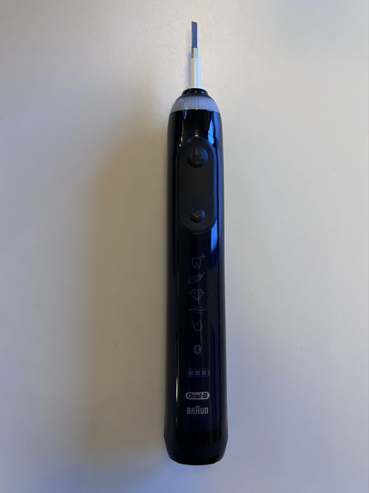 Szczoteczka elektryczna Oral B Genius X (nowa)