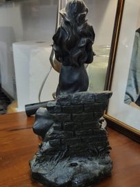 Figurka posąg kobiety