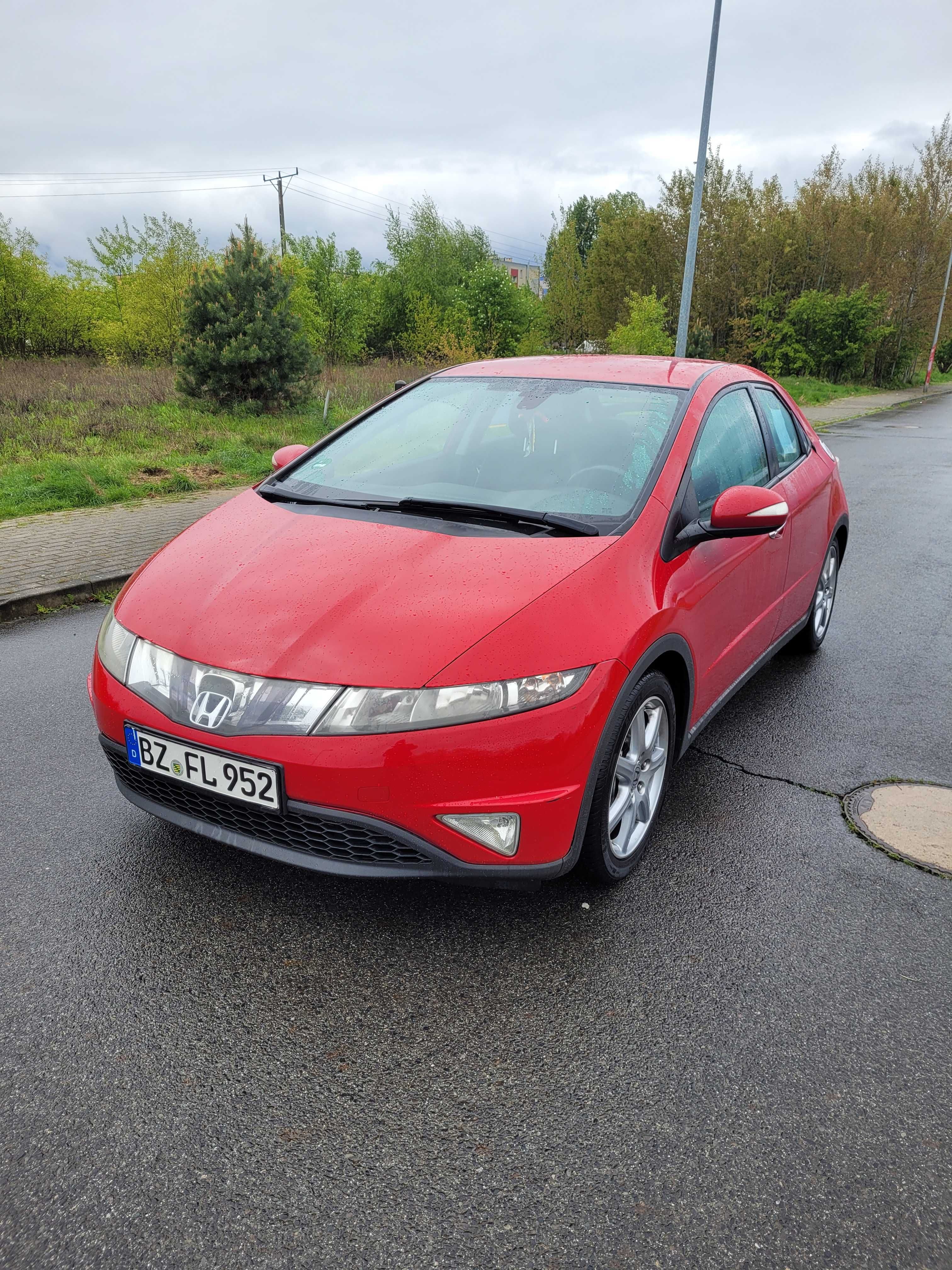 Honda 1.8 benzyna V-TEC o mocy 140 koni