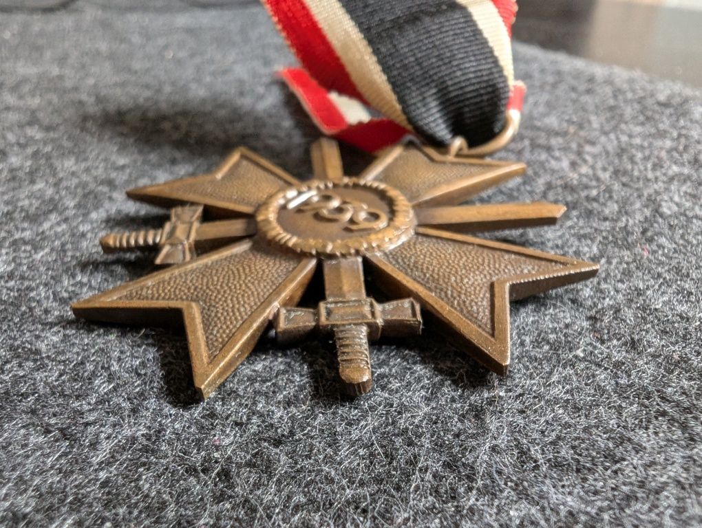 Odznaczenie niemieckie Krzyż Zasługi Wojennej KVK Kriegsverdienstkreuz