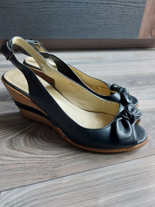 Sandalki na niskim koturnie CCC r 38 24,5cm