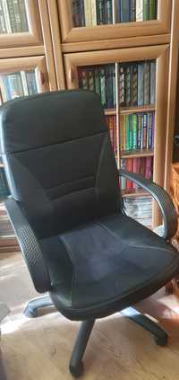 Продаю кресло компьютерное