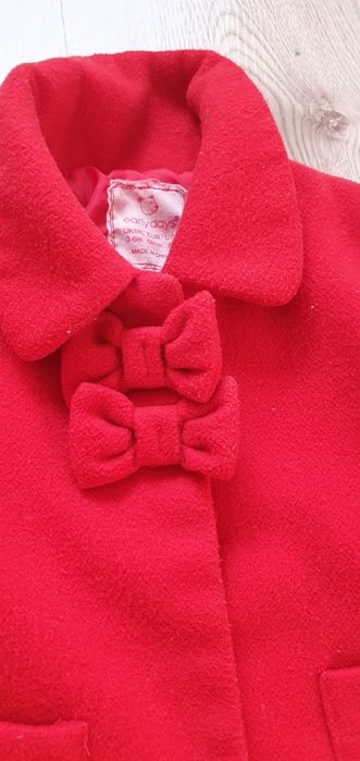 Czerwony płaszczyk 68