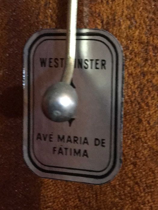 Relógio de pé antigo