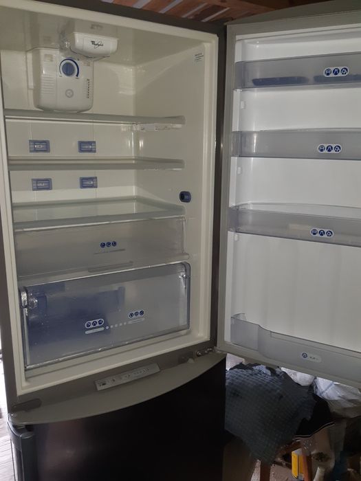 Продам холодильник  Whirlpool полный ноуфрост ( гарантией 6м.)