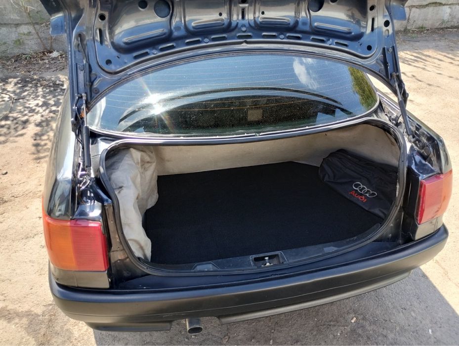 Ауді Audi 80 B3 синя в гарному стані