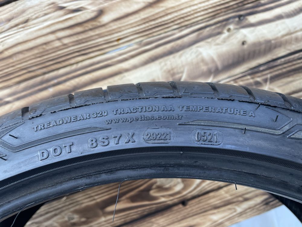 Шини бу 225/35 r20 літо  (стан ідеальний 21рік)